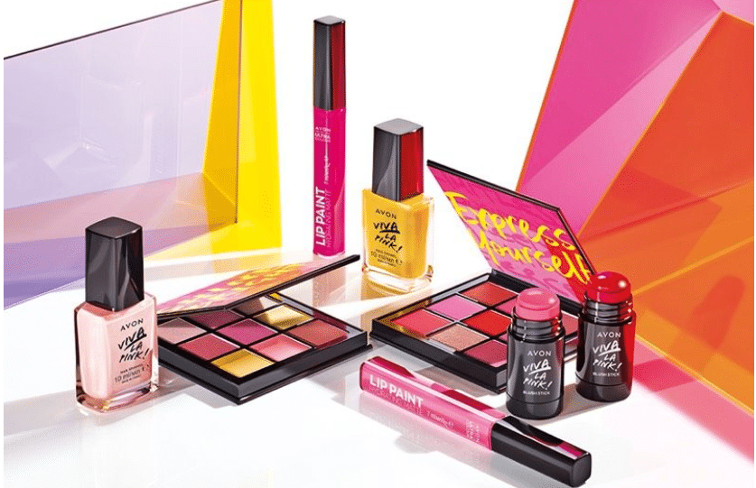 Avon lanza una nueva colección de maquillaje inspirada en el color rosa