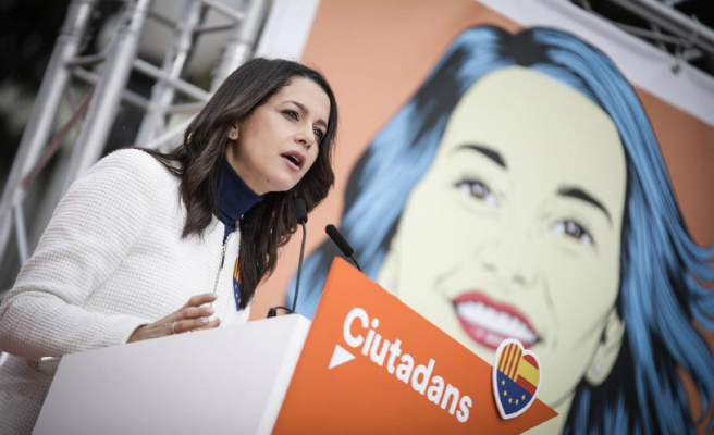 Inés Arrimadas anuncia que se irá «de cañas» con los electores