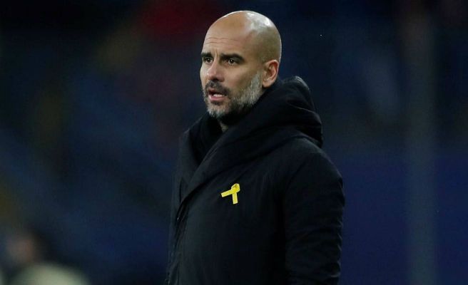 Guardiola intenta sin éxito criticar el racismo: «Mis hijos van a la escuela con indios, con gente negra, y con gente normal»