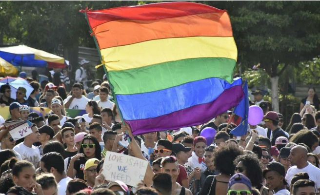 El Orgullo LGTB desfilará por 30 ciudades españolas a finales de junio