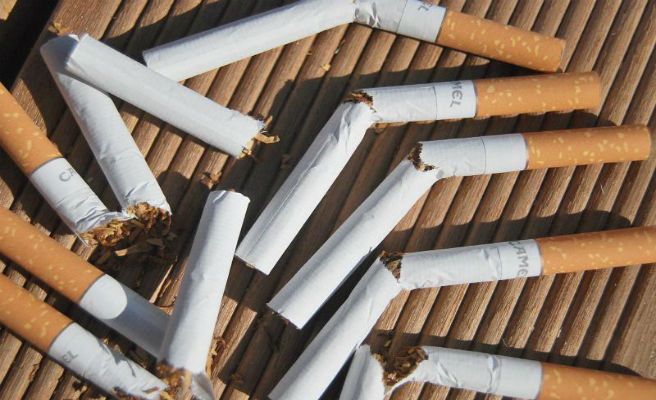 OCU denuncia que dos de cada tres menores compra tabaco “sin problema” en los bares de ciudades