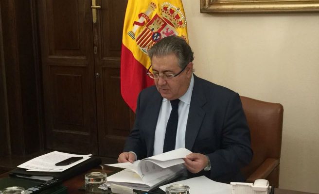 El PP no ve «extraño» que Zoido se aloje en dependencias de la Guardia Civil pese a cobrar 1.900 euros en dietas