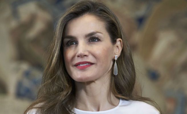 El vestido que Doña Letizia lució en la misa de Pascua se agota a las pocas horas