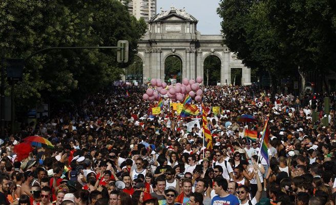 Los políticos que pacten con Vox estarán vetados en la cabecera del Orgullo de Madrid