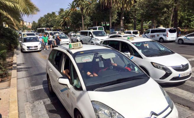 Ciudadanos y CC-UxGC exigen al concejal de Movilidad que abra la Mesa Municipal del Taxi a todas las asociaciones de la capital