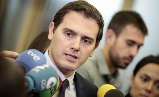 Rivera aspira a poder gobernar con apoyo del PP, y con el PSOE en la oposición