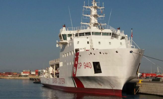 El sustituto del ‘Aquarius’ parte hacia el Mediteráneo central