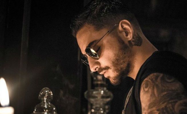 El regalo sexual que recibió Maluma de un grupo de fans a su paso por Canarias