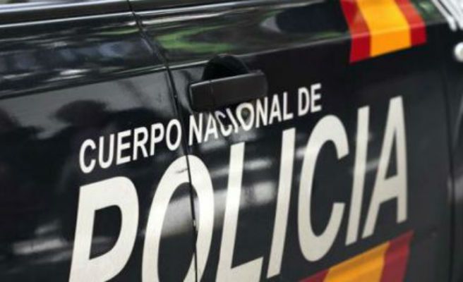 Un todoterreno irrumpe en la Plaza Mayor de Salamanca e incautan al conductor armas y drogas