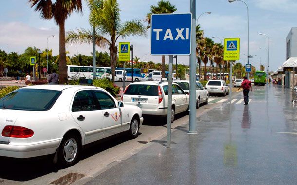 S. C. DE TENERIFE: El Consistorio insiste en que cumple al cien por cien sus compromisos en favor del taxi