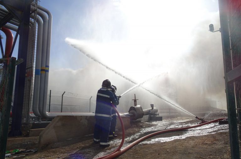 GRAN CANARIA: DISA colabora con los bomberos de Gran Canaria en la extinción del incendio en una planta de chatarra en Telde