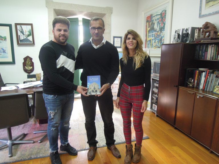El Alcalde de Baiona recibe a una delegación canaria interesada por el modelo turístico de la Villa