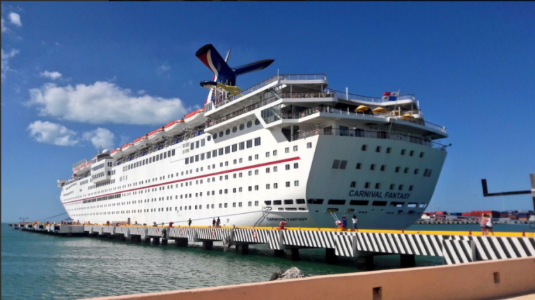 Una pareja descubre una cámara oculta en el camarote de su crucero apuntando directamente a su cama