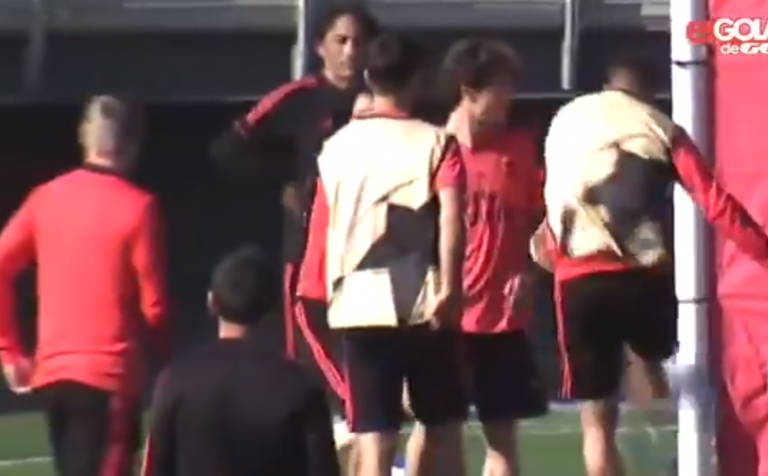 El feo balonazo de Ramos a un canterano durante el entrenamiento