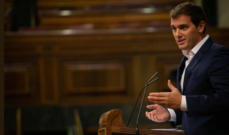 Rivera pide tumbar unos Presupuestos que serán el «testamento político» de Sánchez