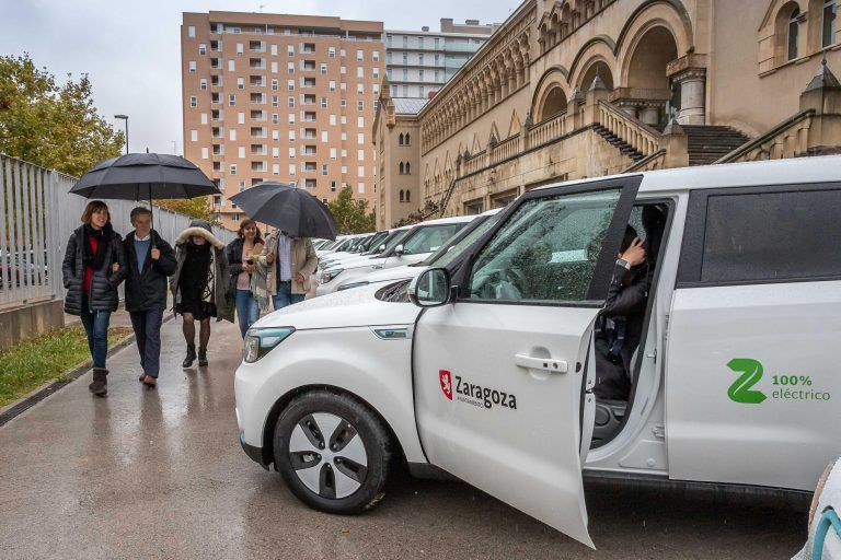 La flota municipal se renueva con 21 nuevos coches eléctricos