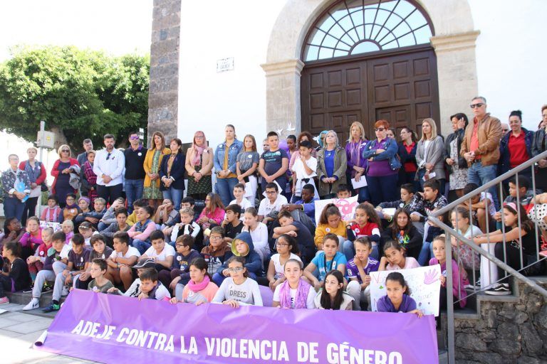 ADEJE: Los municipios del Sur de la isla exigen la aplicación de las medidas del Pacto de Estado contra la violencia de género