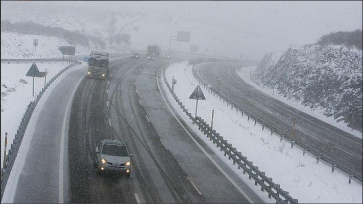 Fomento sanciona con 15.000 euros a las concesionarias de las autopistas AP-6, AP-51 y AP-61 por su colapso en Reyes