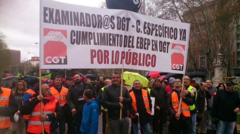 Los examinadores de tráfico convocan huelga del 10 al 21 de diciembre