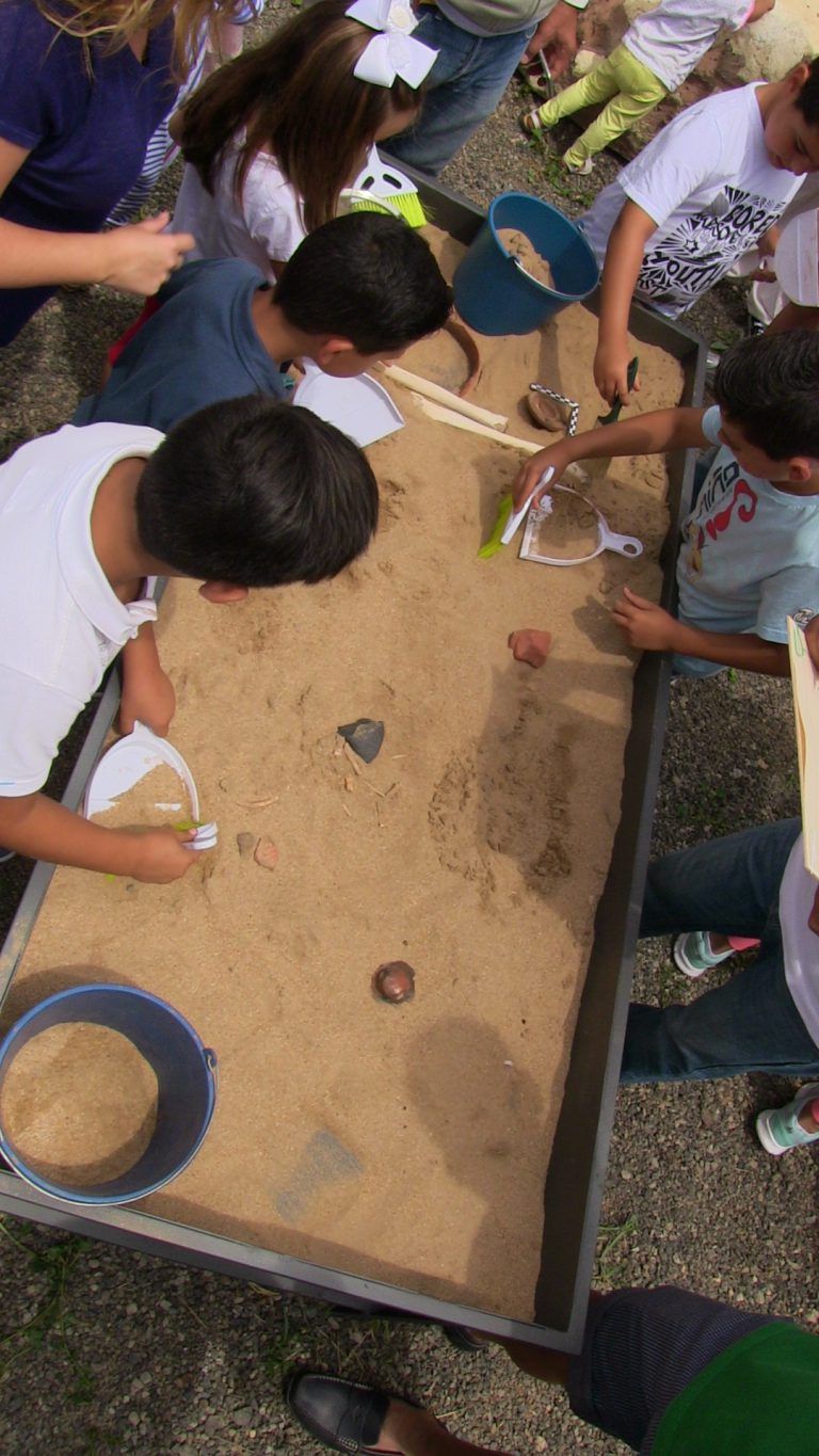 GÁLDAR: El Museo y Parque Arqueológico Cueva Pintada introduce al público familiar en el apasionante mundo prehispánico y colonial