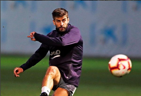 Gerad Piqué deberá pagar 48.000 euros por conducir sin puntos en el carné