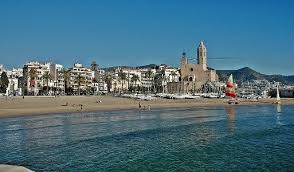 Salvamento Marítimo busca a un hombre desaparecido mientras se bañaba en Sitges