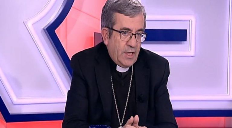 La Conferencia Episcopal pide perdón tras afirmar que los sacerdotes deben ser «enteramente varones, por lo tanto heterosexuales»