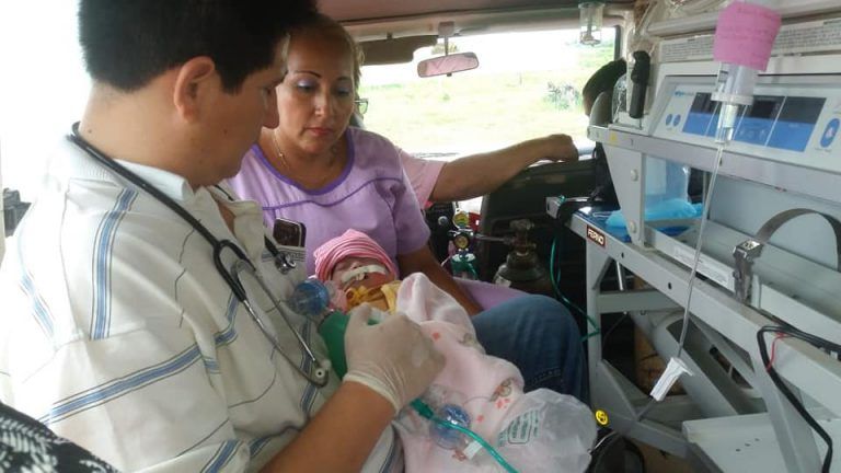 Una niña nace con el corazón fuera del tórax en Bolivia