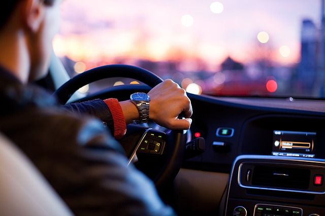 La narración de un gol en la radio salva la vida de un conductor que se había quedado dormido al volante en Andalucía