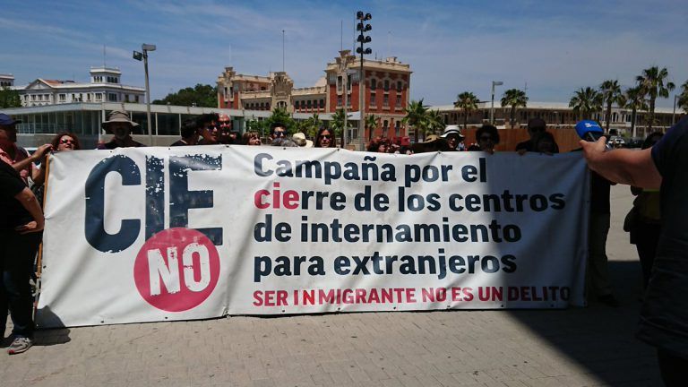 Denuncian el encierro de un inmigrante enfermo de sida en el CIE de Valencia