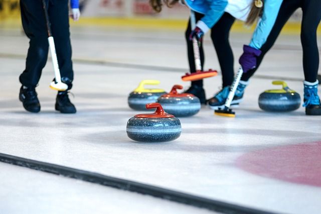 Expulsado un equipo de un torneo de curling por estar «profundamente borrachos»