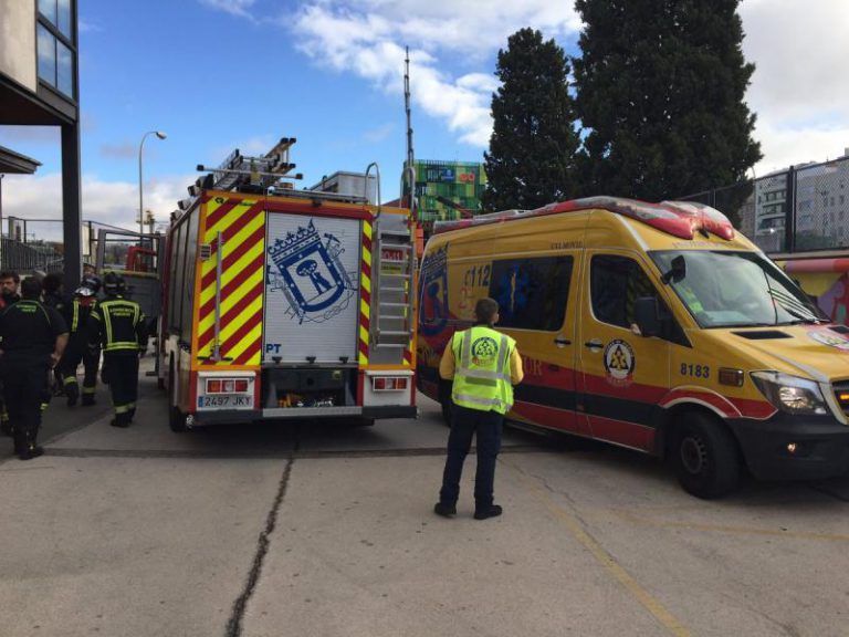 Herido grave un joven tras quedar atrapado en la impresora de su instituto