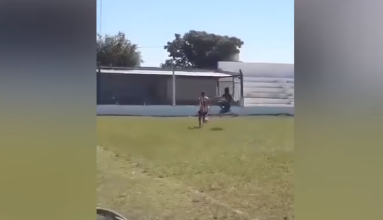 La tremenda patada durante un partido de canteranos argentinos de la que todo el mundo habla