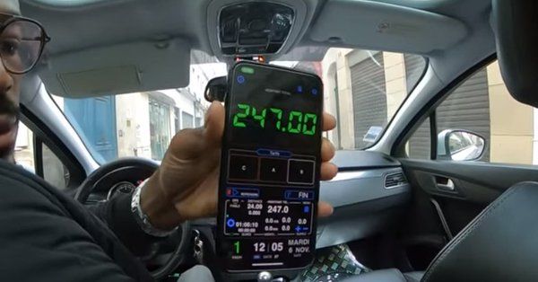 Así es el timo de un taxista en París que se hace viral