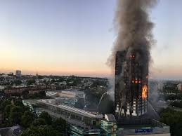 5 detenidos por un vídeo «nauseabundo» bromeando con el incendio de la torre Grenfell de Londres