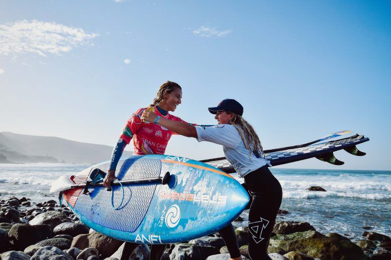 LAS PALMAS DE G.C.: Iballa Ruano y Sean Poynter se proclaman Campeones  del Mundo de Paddle Surf, en la modalidad de olas