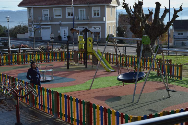 El recién finalizado parque infantil de Puxeiros, escenario de la programación de Navidad