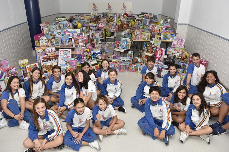 LA LAGUNA: El Colegio Cisneros entrega más de 1.300 juguetes para las familias más necesitadas de La Laguna