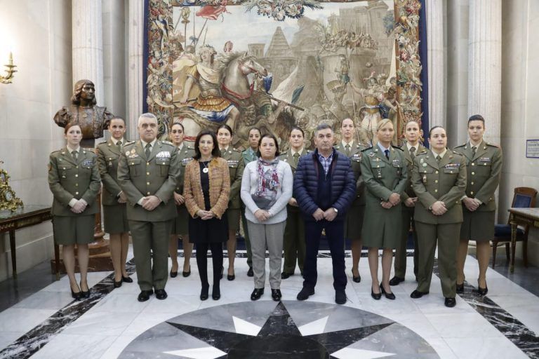 Robles visita a los militares españoles desplegados en la misión de la OTAN en Afganistán