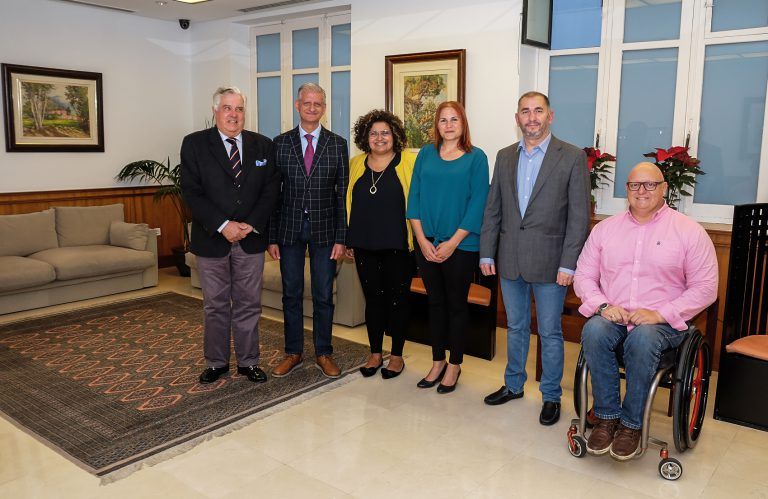 TENERIFE: El Cabildo acoge la clausura del XXV aniversario de la Asociación de Personas Sordas de Tenerife