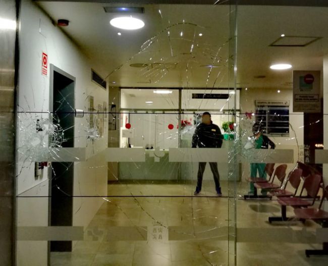 Terror en el Hospital de Benavente: un hombre con un hacha provoca graves destrozos en urgencias