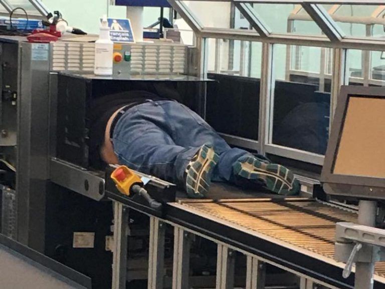 Las fotos más hilarantes tomadas en aeropuertos de todo el mundo