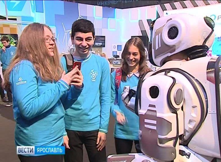 Timo en Rusia: presentan un robot de alta tecnología que resultó ser un hombre disfrazado