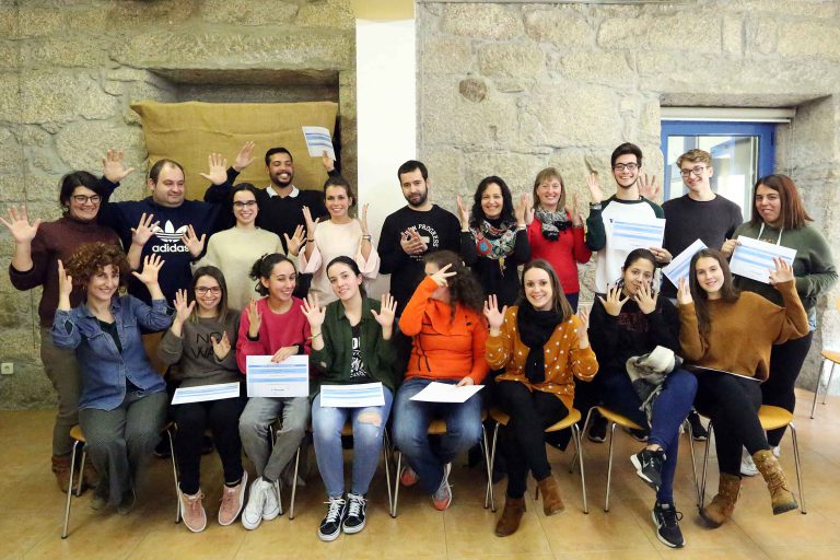 Éxito de participación en el curso de iniciación de lengua de signos