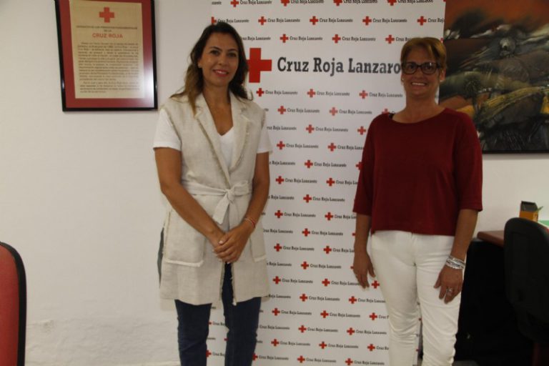 LANZAROTE: 72 familias en riesgo de vulnerabilidad y exclusión social se benefician del programa de ayudas escolares del Cabildo de Lanzarote que se conceden a través de Cruz Roja