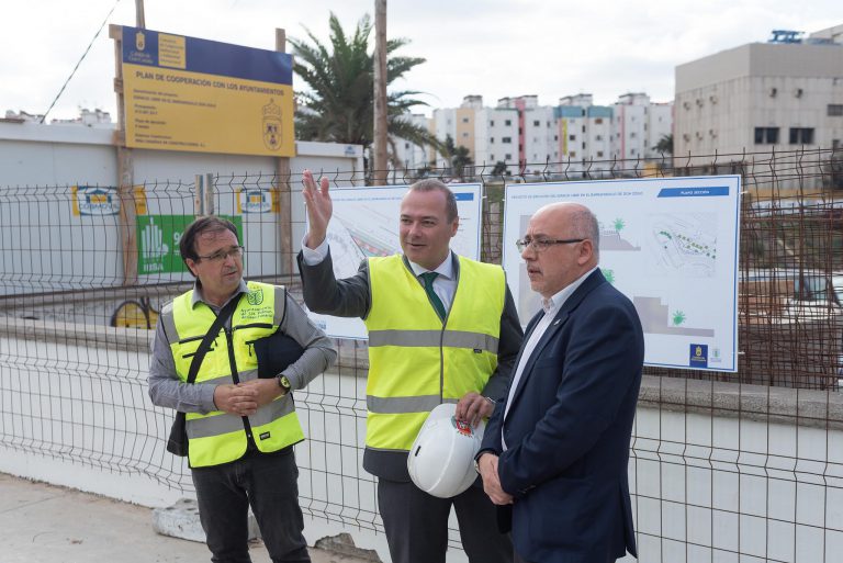 GRAN CANARIA:El Barranquillo Don Zoilo contará en dos meses con una nueva zona verde de esparcimiento que mejora la accesibilidad