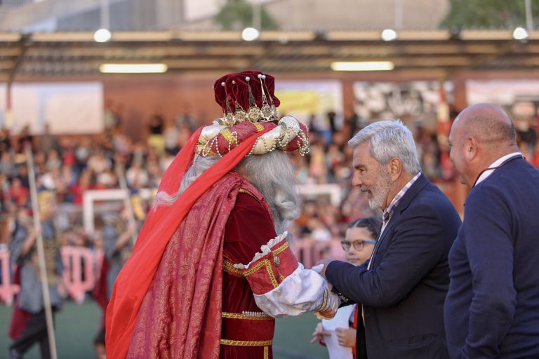 ADEJE: Multitudinaria recepción a Melchor, Gaspar y Baltasar en Adeje