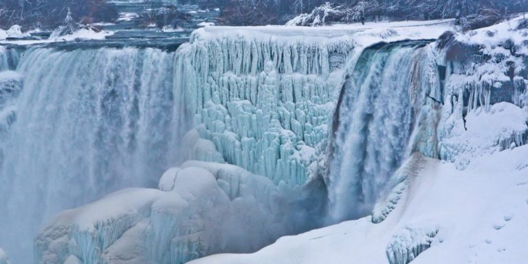 Impresionantes fotografías de las Cataratas del Niágara congeladas