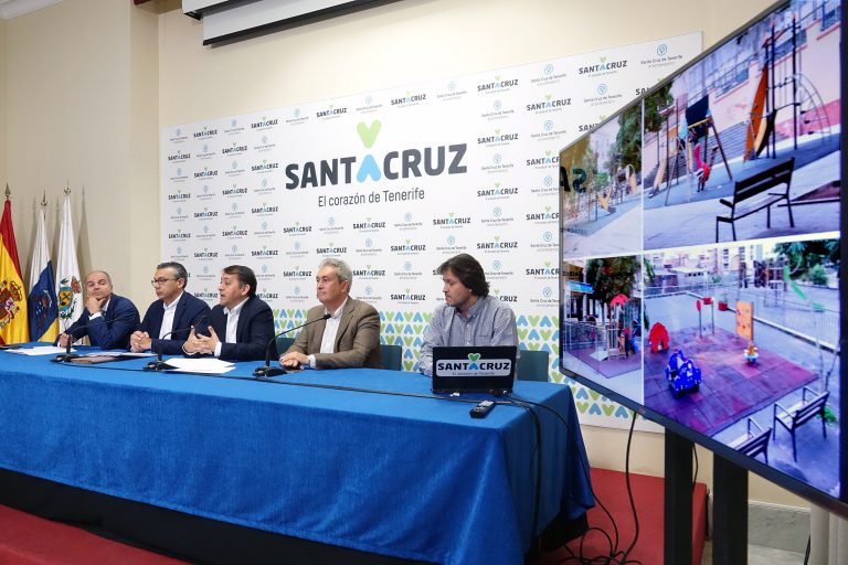 S. C. DE TENERIFE: Santa Cruz impulsa un programa de mejora e instalación de nuevos parques infantiles