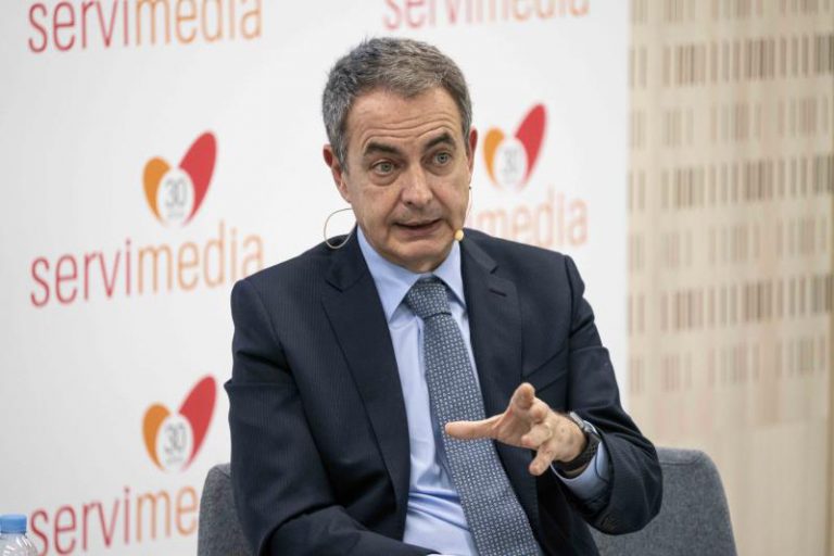 Zapatero pide para el taxi “una respuesta de país” pactada entre Gobierno y comunidades